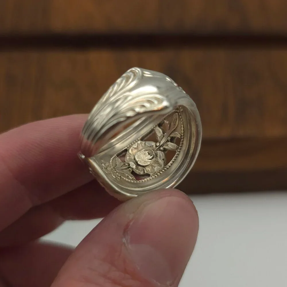 Size 8.25 925 Sterling Silver Thick Rose Floral Spoon Ring - Picture 5 of 9